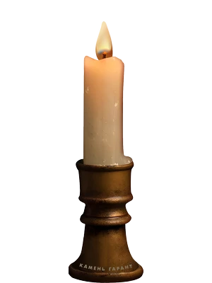 Стеклянный декор со свечой в подсвечнике